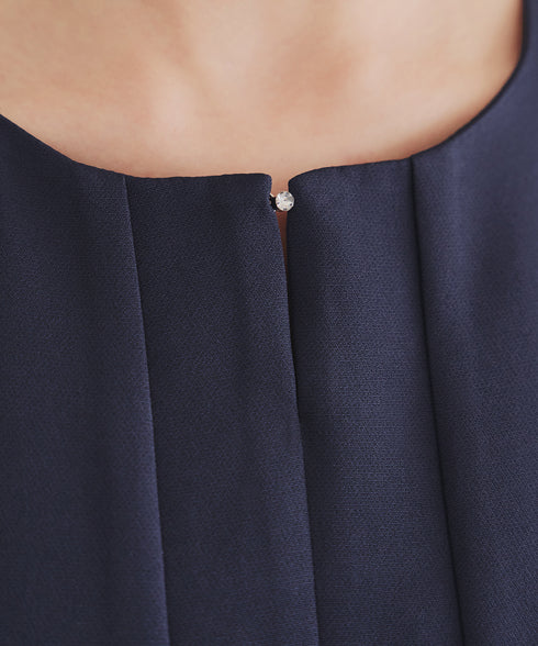 ビジュー付きフロント切替タックワンピース