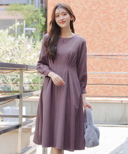 ビジュー付きフロント切替タックワンピース