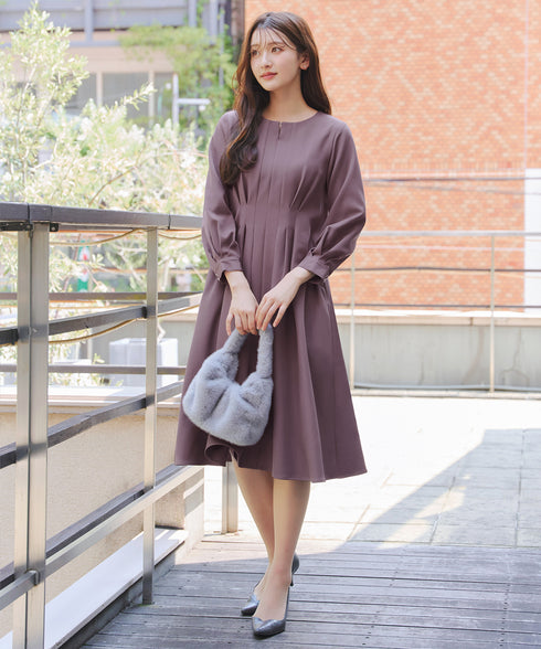 ビジュー付きフロント切替タックワンピース