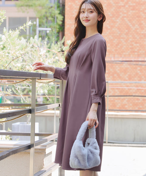 ビジュー付きフロント切替タックワンピース