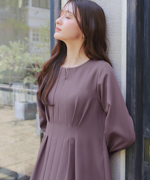 ビジュー付きフロント切替タックワンピース