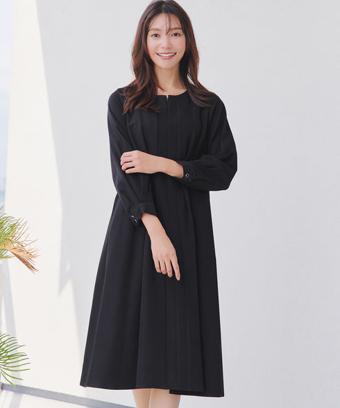 ビジュー付きフロント切替タックワンピース