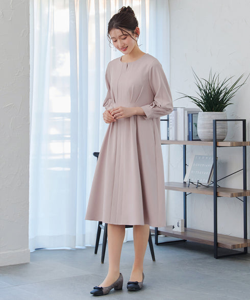 ビジュー付きフロント切替タックワンピース