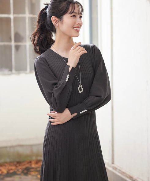 リブニットパフスリーブワンピース