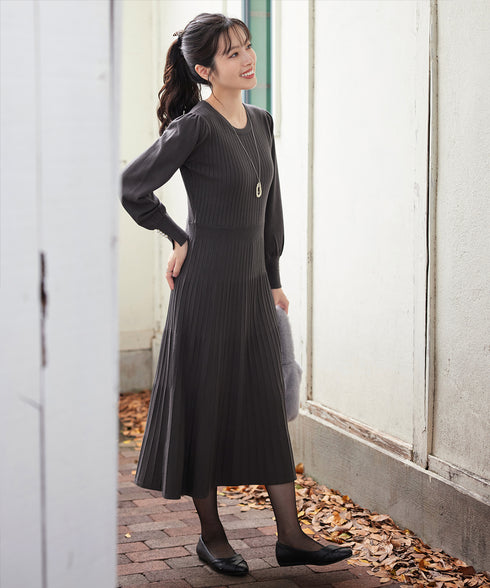 リブニットパフスリーブワンピース