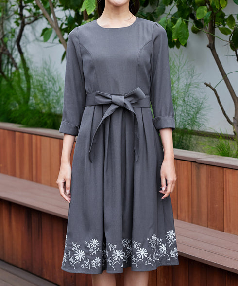 花柄刺繍フレアワンピース