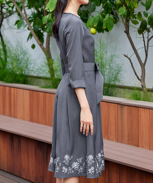 花柄刺繍フレアワンピース