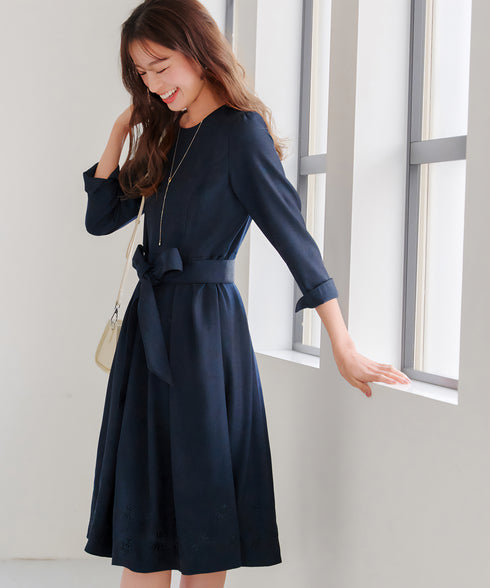 花柄刺繍フレアワンピース