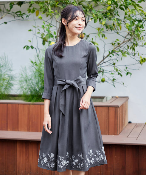 花柄刺繍フレアワンピース