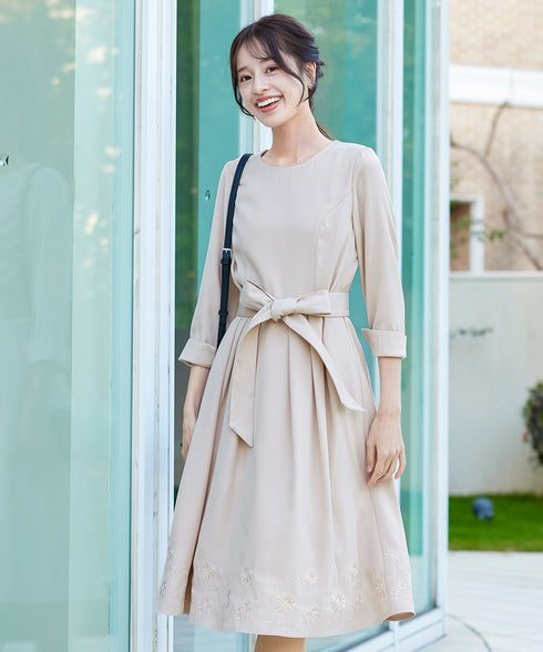 花柄刺繍フレアワンピース