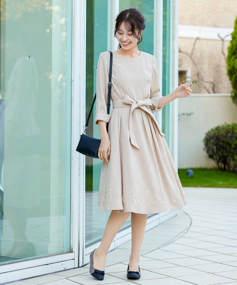 花柄刺繍フレアワンピース