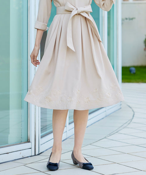 花柄刺繍フレアワンピース