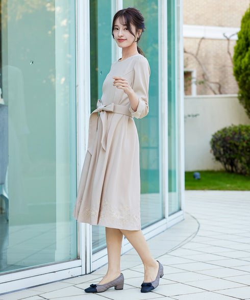 花柄刺繍フレアワンピース