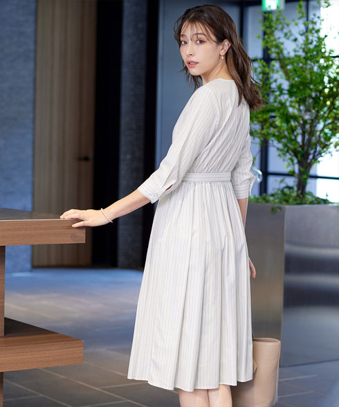 ベルト付きストライプワンピース