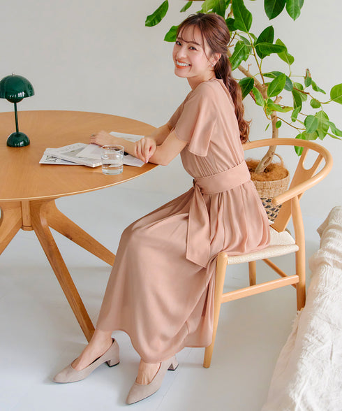 花びらスリーブベルト付きワンピース