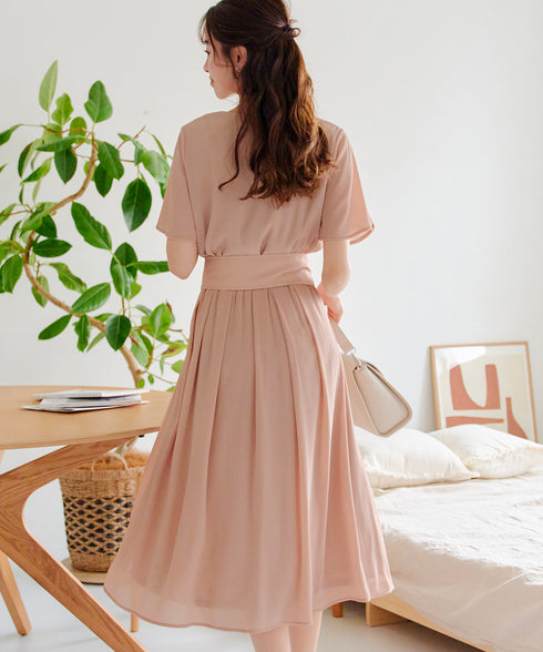 花びらスリーブベルト付きワンピース