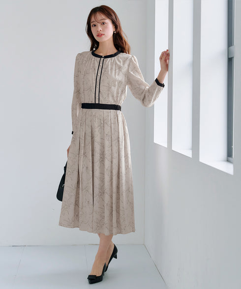 【安田美沙子さん着用】フラワープリント配色ワンピース