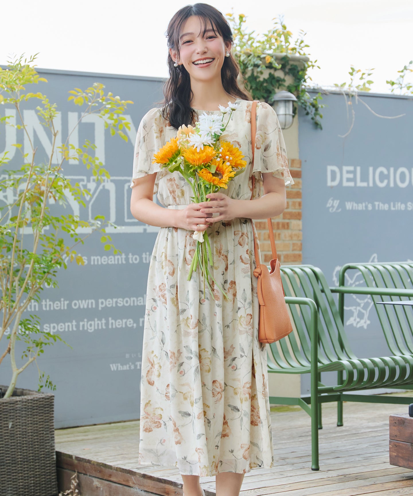 【新色追加】 大花柄シフォンワンピース
