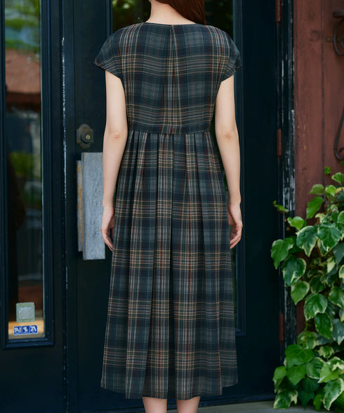 フリルワンピース