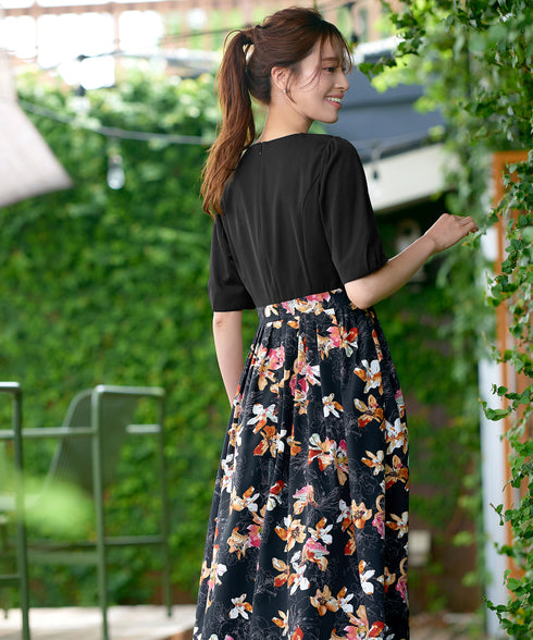 フラワープリントドッキングワンピース
