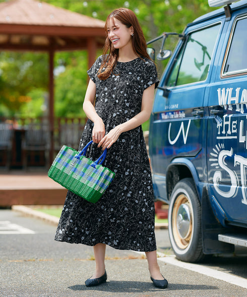 リーフフラワー柄ワンピース