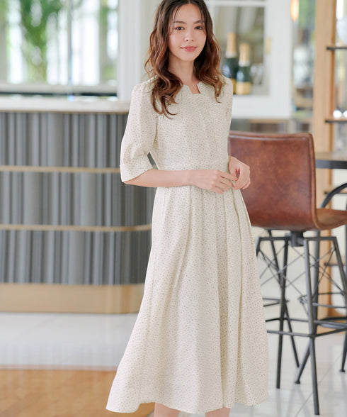 変形ドット柄ワンピース