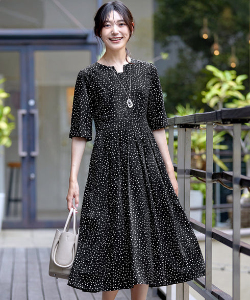 変形ドット柄ワンピース
