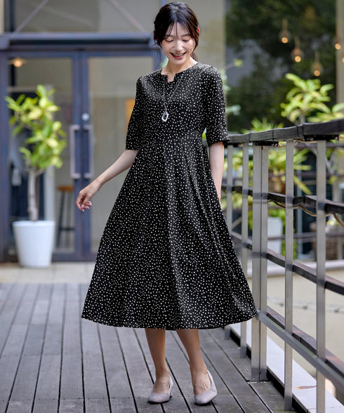 変形ドット柄ワンピース