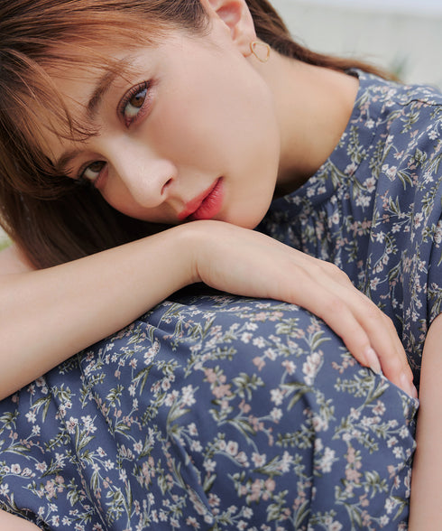 花柄フレンチスリーブワンピース