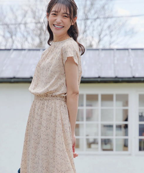 花柄フレンチスリーブワンピース