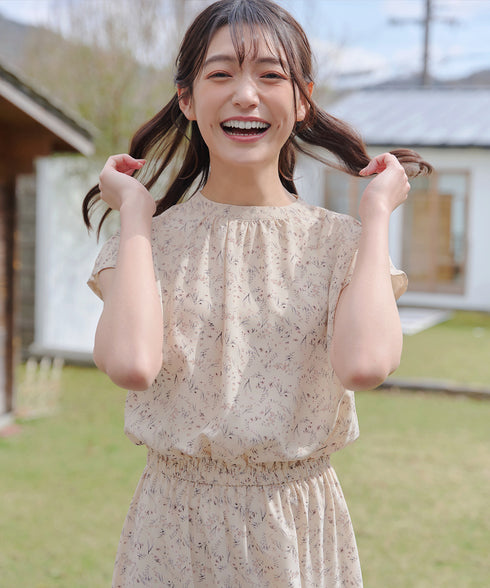 花柄フレンチスリーブワンピース