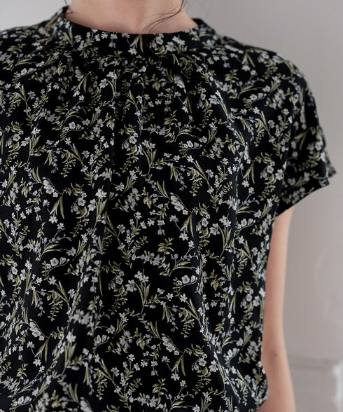 花柄フレンチスリーブワンピース