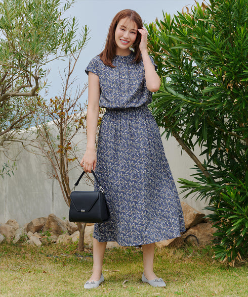 花柄フレンチスリーブワンピース