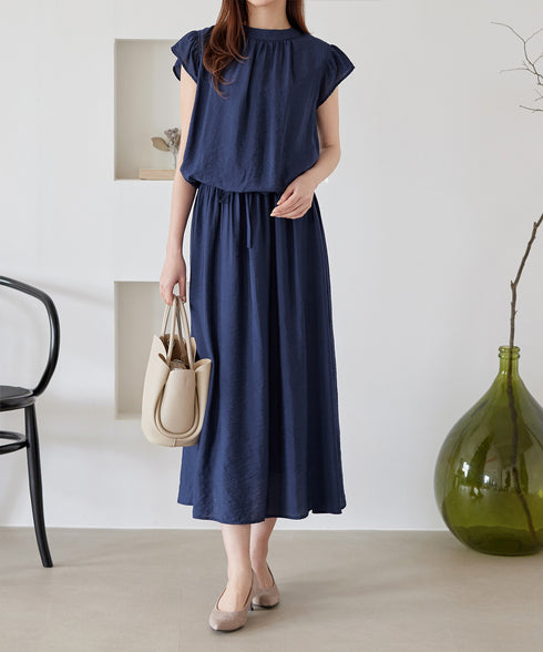 フリル袖ワンピース