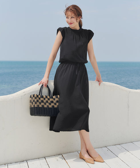 フリル袖ワンピース