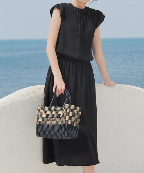 フリル袖ワンピース