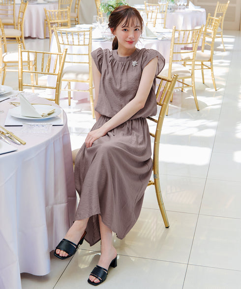 フリル袖ワンピース