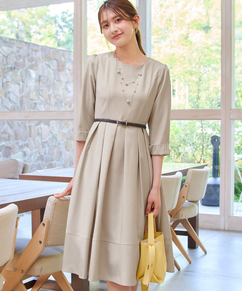 8分袖タックフレアワンピース