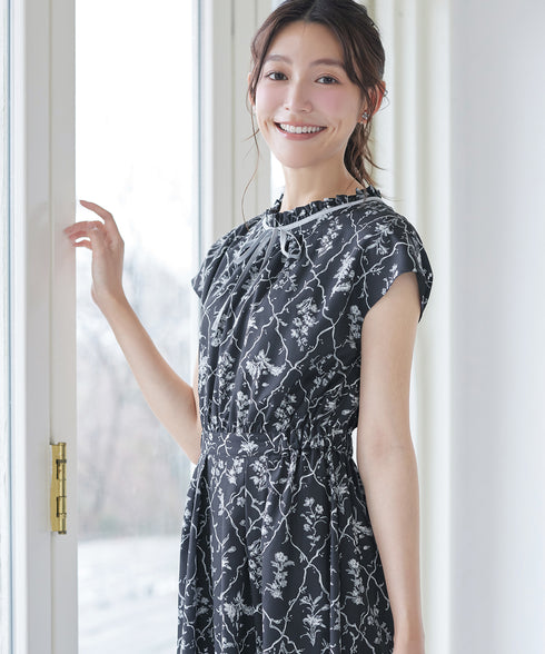 配色リボンフリル衿ワンピース