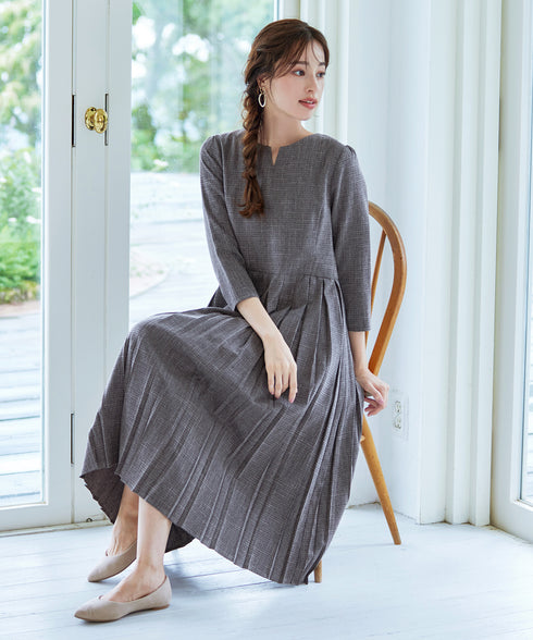 プリーツワンピース