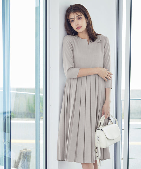 プリーツワンピース
