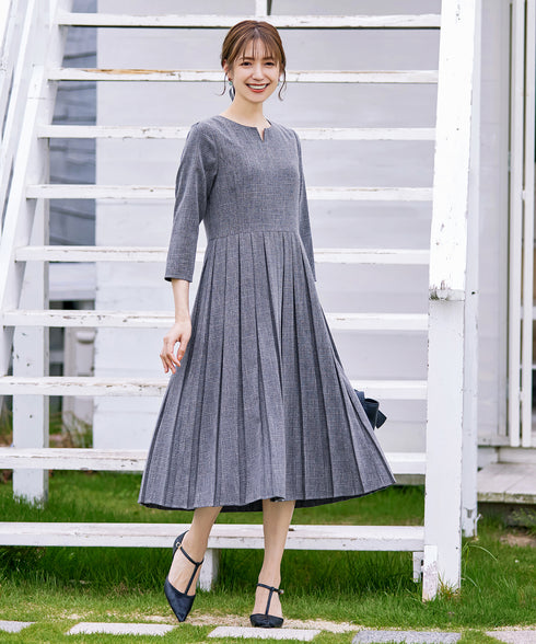 プリーツワンピース