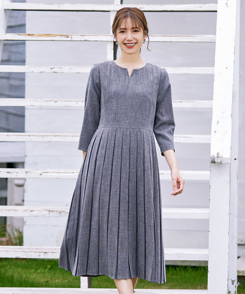 プリーツワンピース