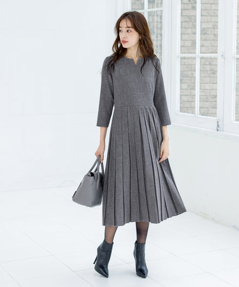 プリーツワンピース