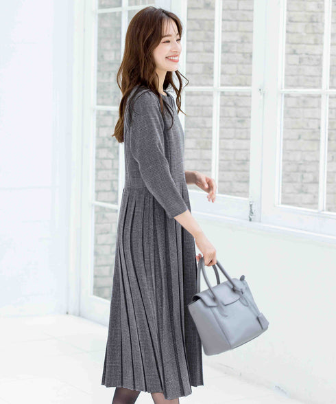 プリーツワンピース