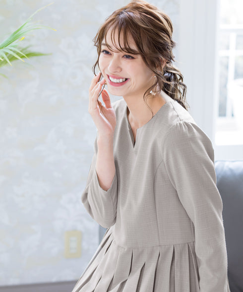 プリーツワンピース