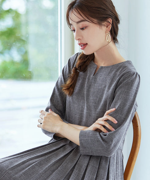 プリーツワンピース