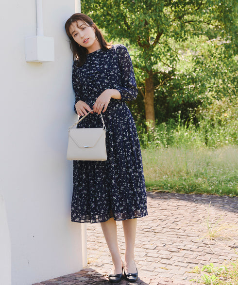 【新色追加】花柄フリルドレープワンピース