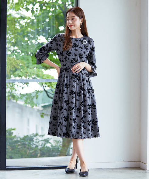 【安田美沙子さん着用 / 新色追加】 フラワーフロッキーワンピース