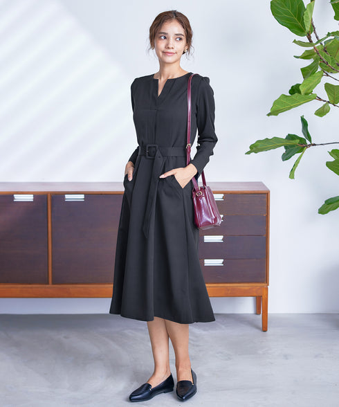 ベルト付キーネックポケットワンピース
